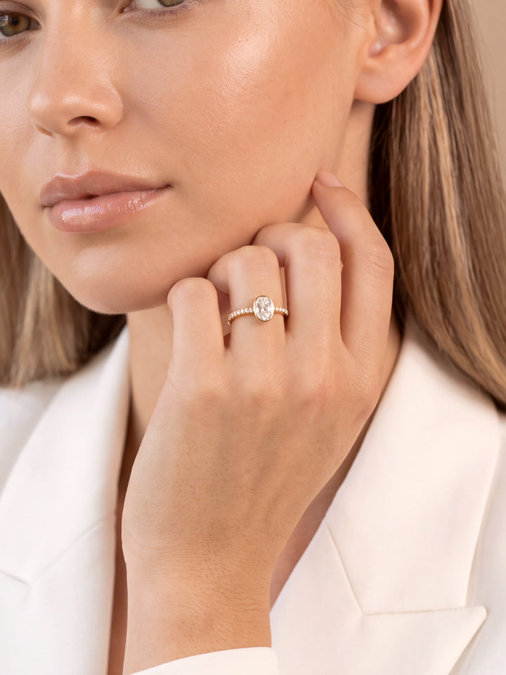 Anillo Con Zirconia Ovalada