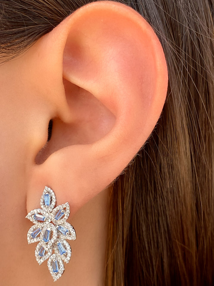 Par Arete Mini Petalos Con Baguettes