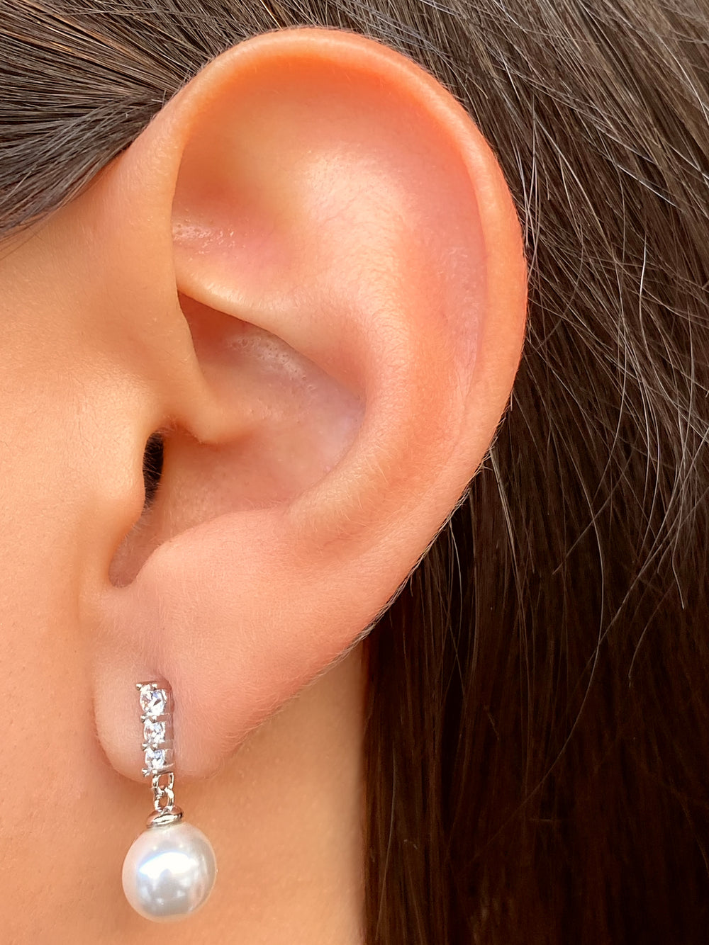 Par Arete Triple Zirconia Con Perla