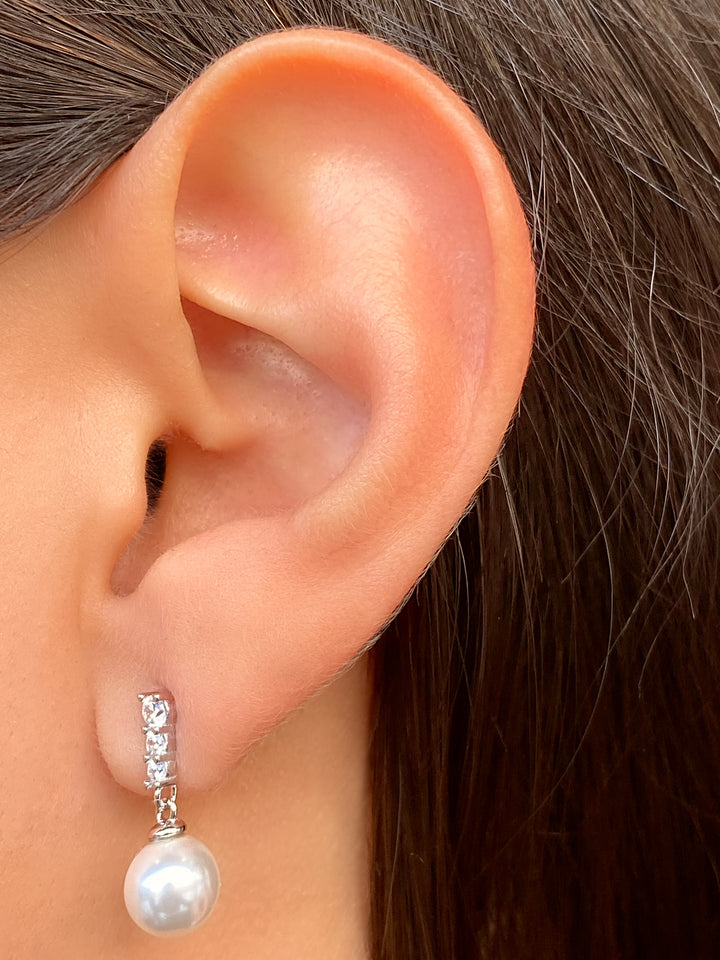 Par Arete Triple Zirconia Con Perla