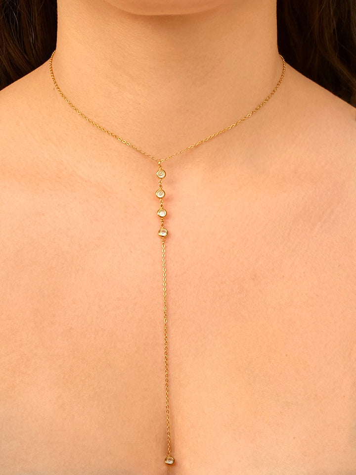 Collar Corbatin Con Cuatro Zirconias