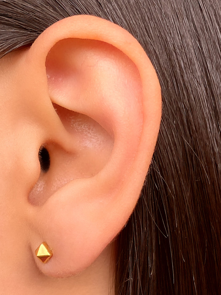 Par Arete Mini Triangulo 3D