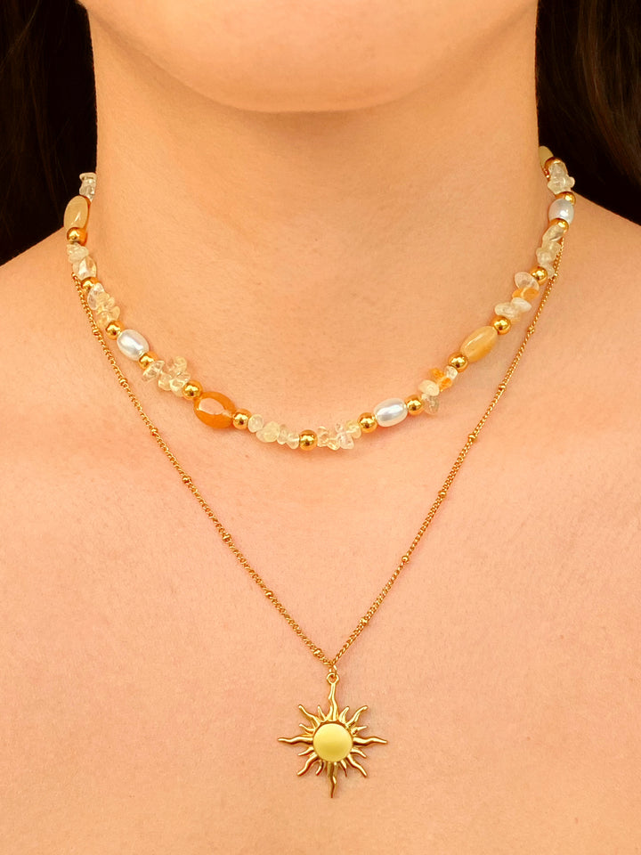 Collar Doble Con Piedras y Dije Sol
