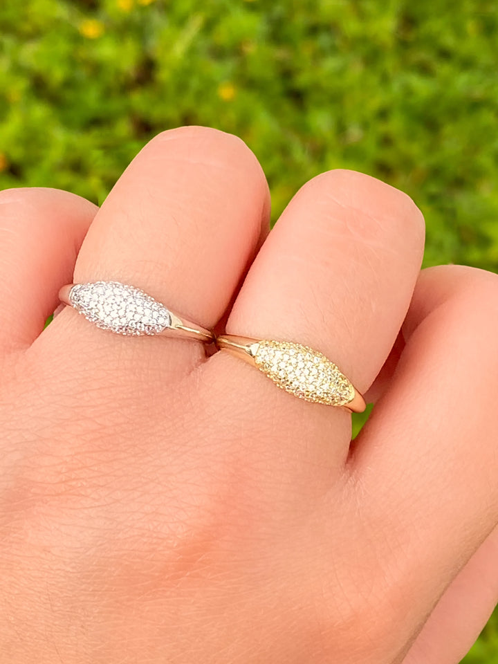 Anillo Sello Con Zirconias Incrustadas