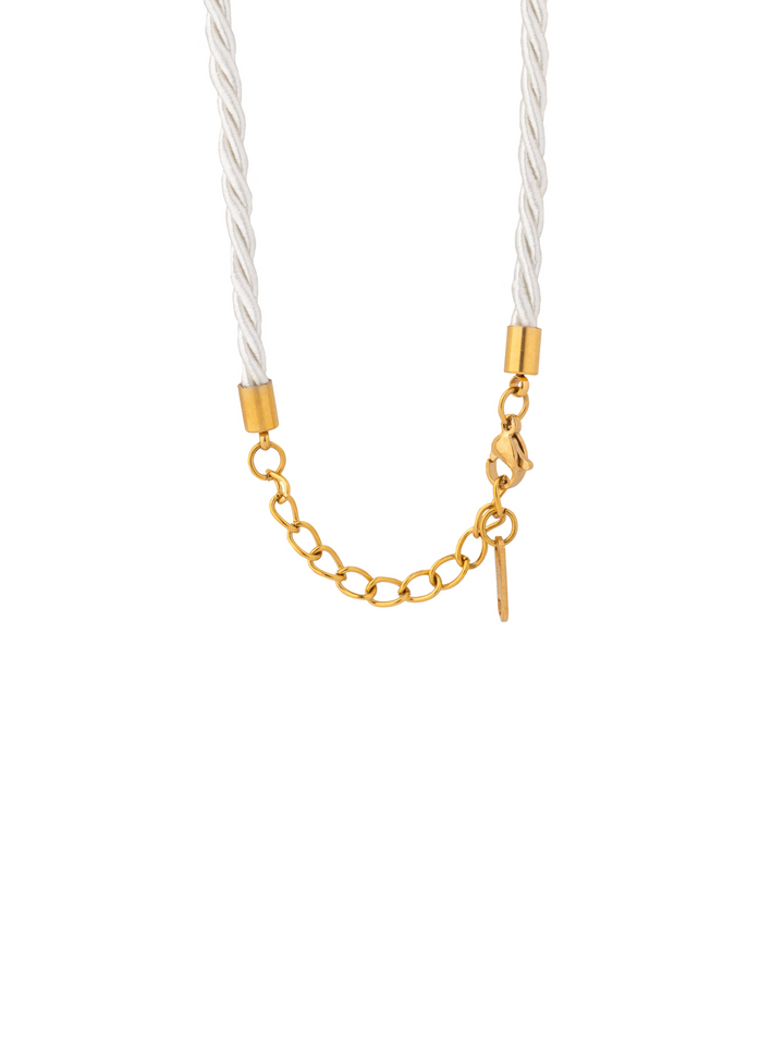 Collar Blanco Con Dije Caracol Zirconias