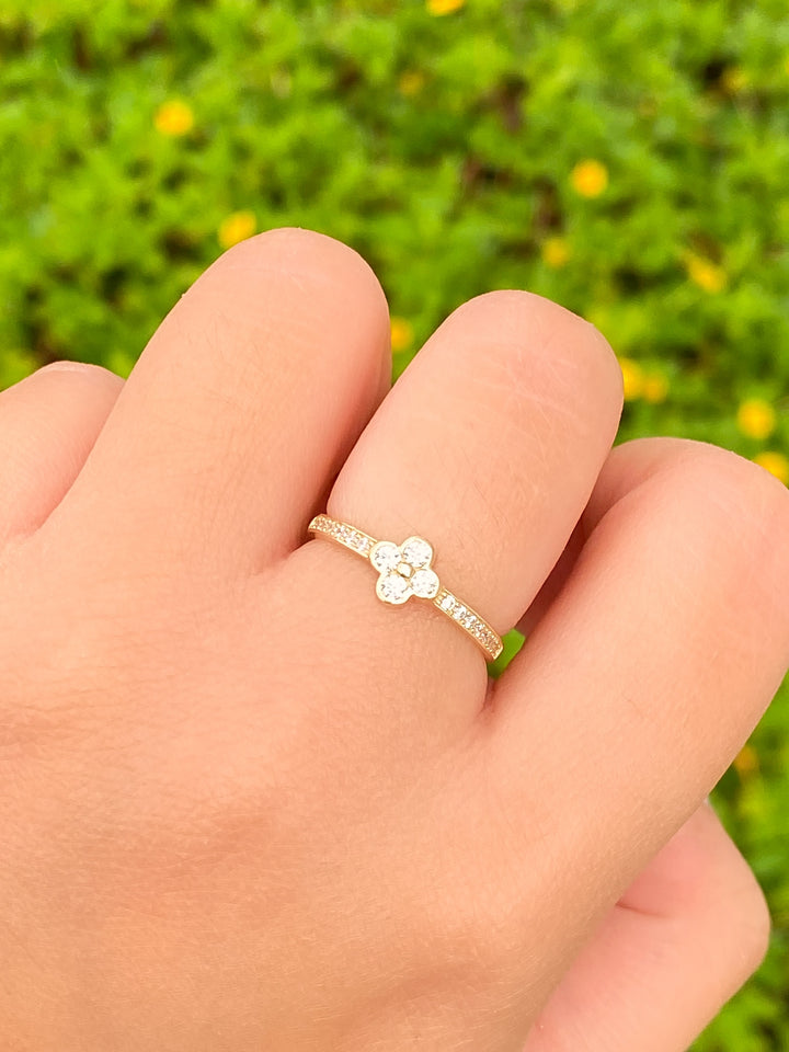 Anillo Flor Zirconias 14k