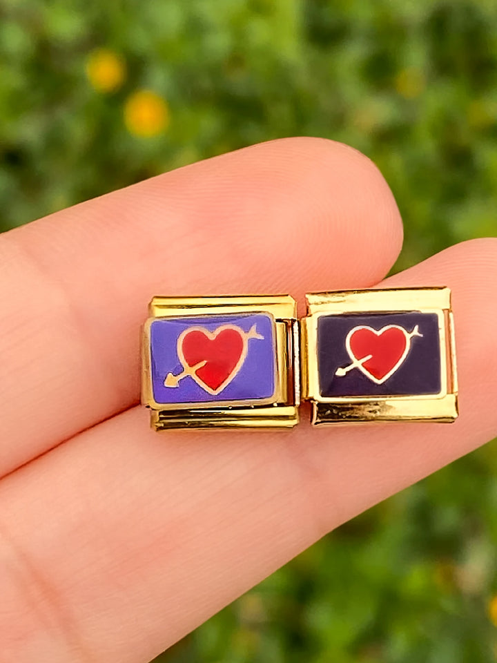 Charm Corazon Con Flecha Fondo Morado