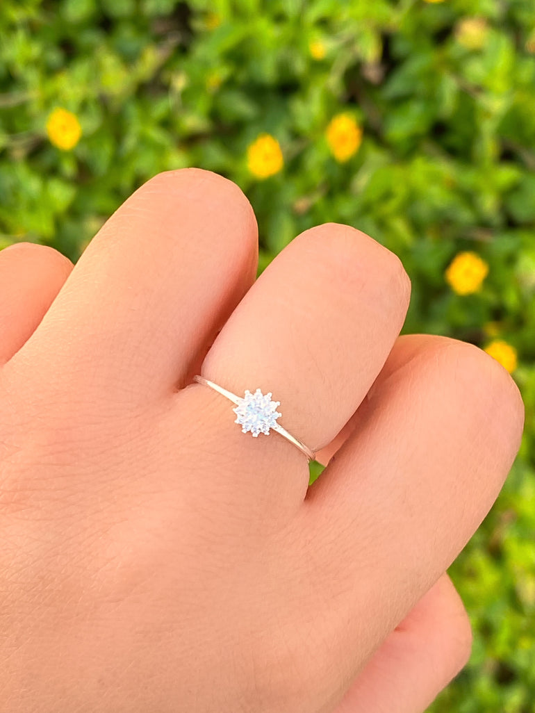 Anillo Con Sol Zirconias Ajustable