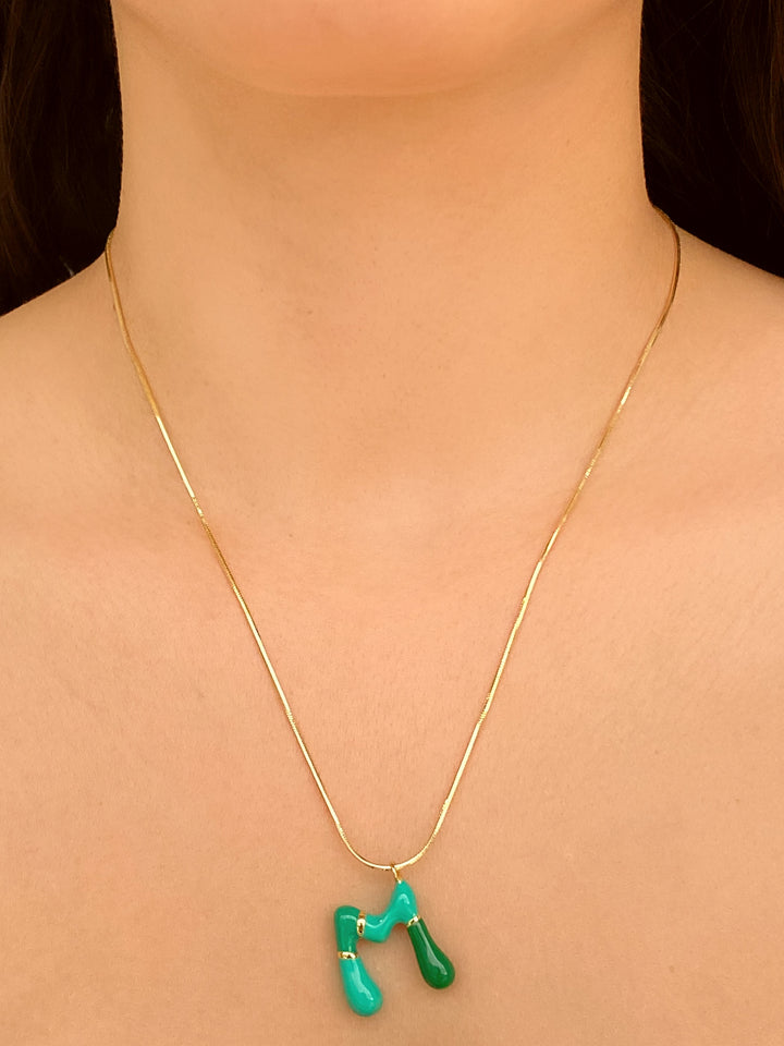 Collar Con Inicial Verde