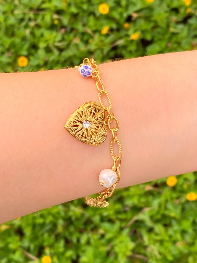 Pulsera Relicario Corazon Con Luna y Perla