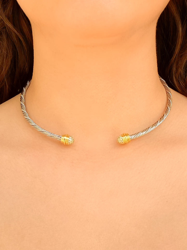 Choker Abierto Trenzado Con Borde Zirconias