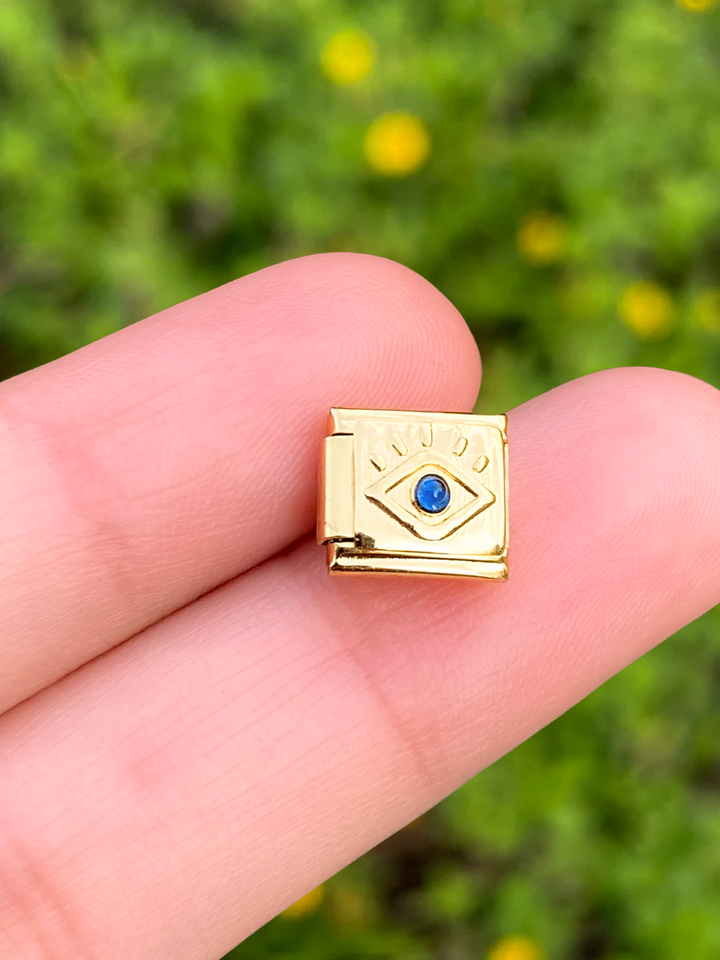 Charm Dorado Con Ojo Azul 3D