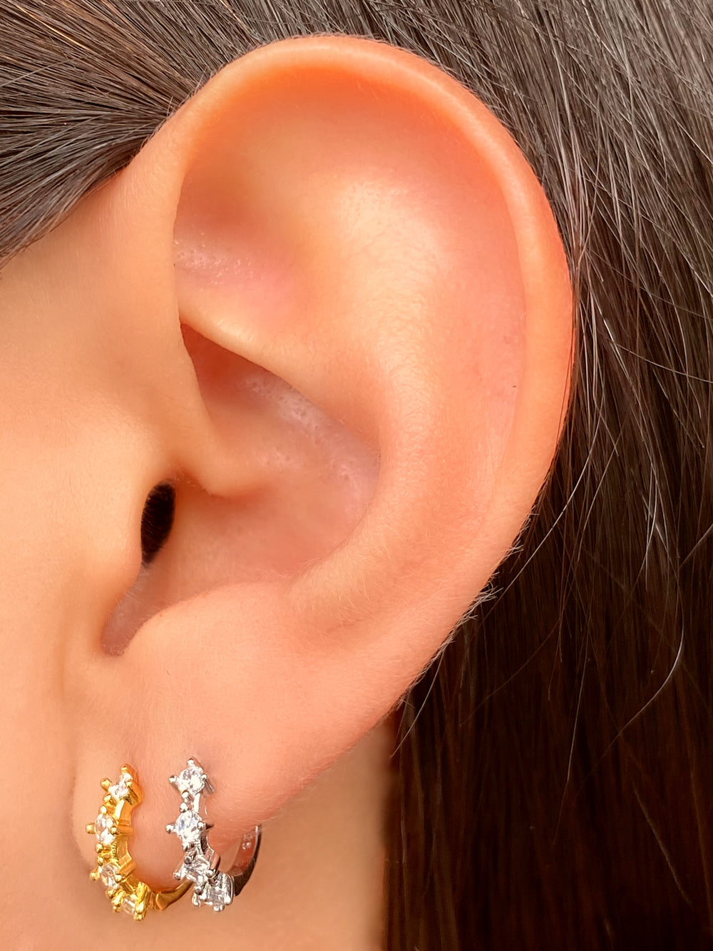 Arracada Con Cuatro Zirconias 11 mm