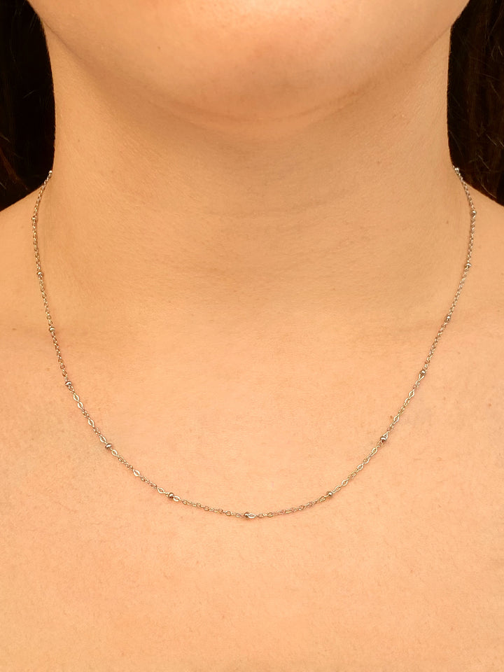 Collar Plateado Bolitas
