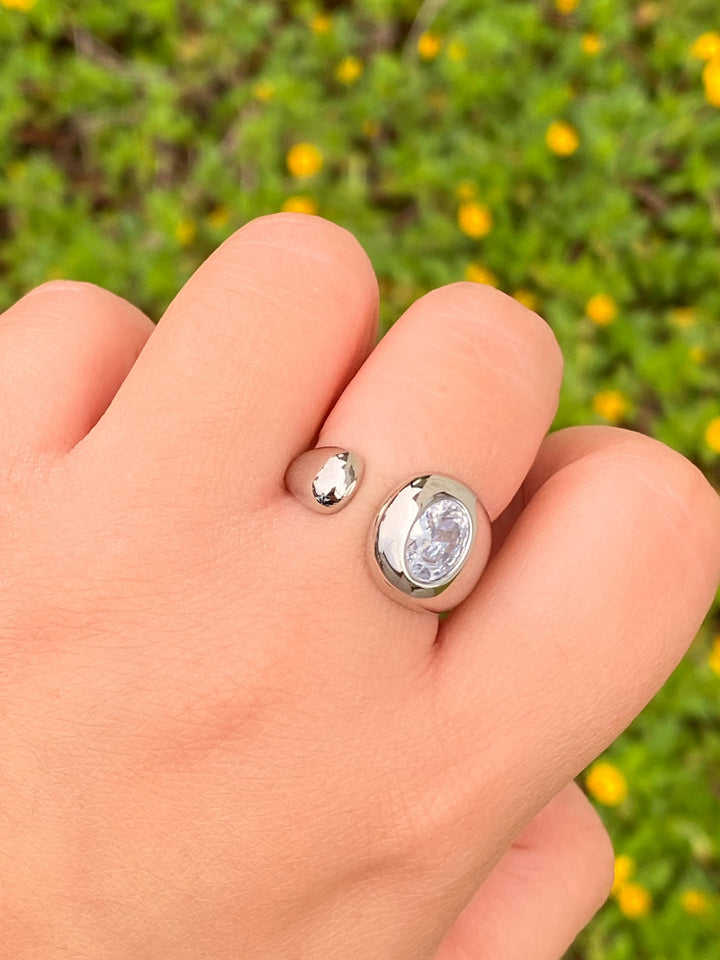 Anillo Abierto Grueso Con Zirconia Central