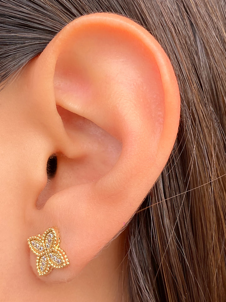 Par Arete Flor Cuatro Petalos Con Zirconia