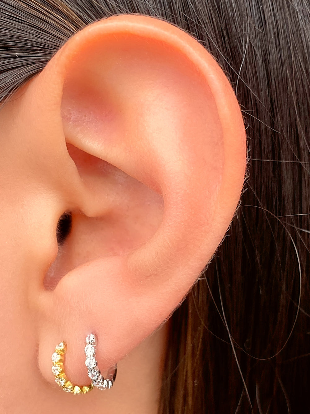 Arracada Con Siete Zirconias Redondas