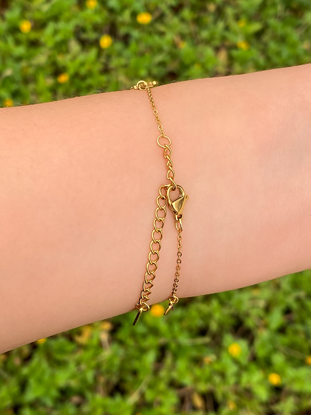 Pulsera Con Dijes Lunas Colgantes