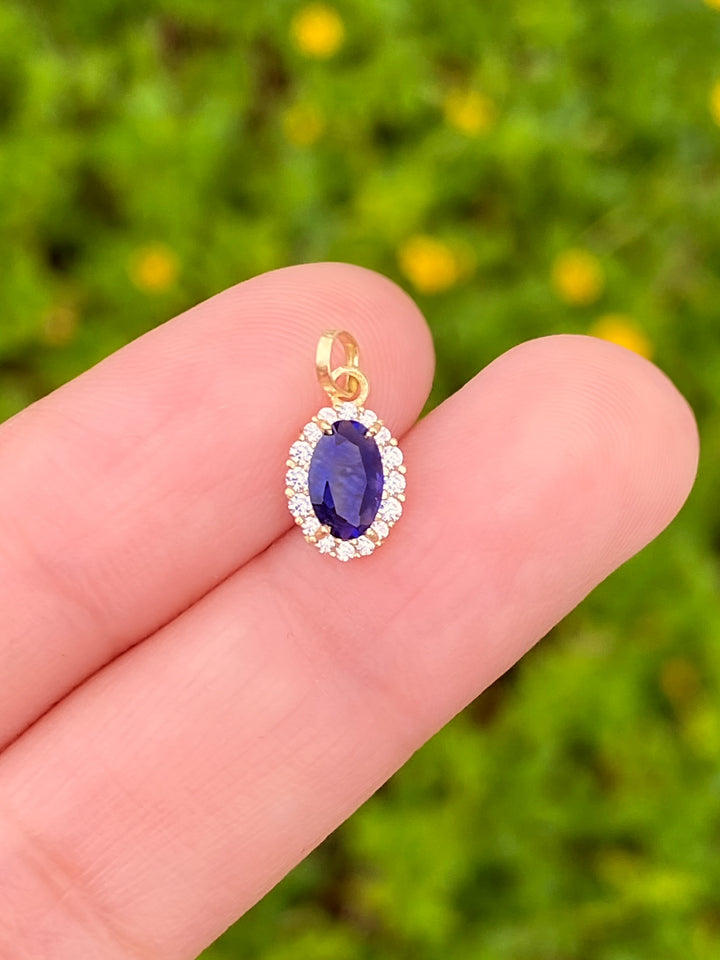 Dije Ovalado Zirconias Oro 14k