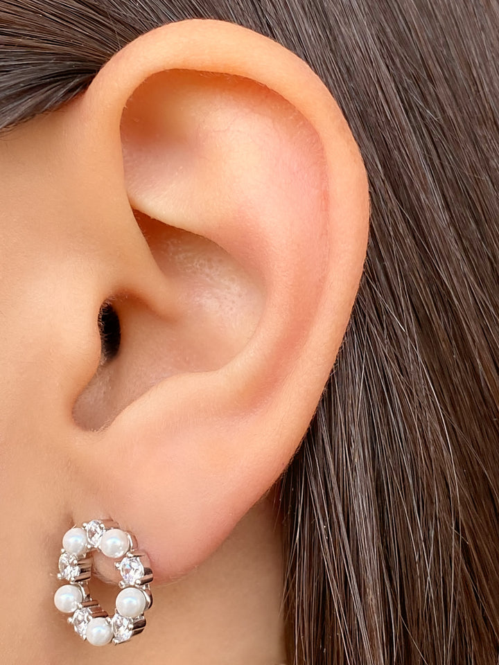 Par Arete Contorno Circulo Perlas y Zirconias
