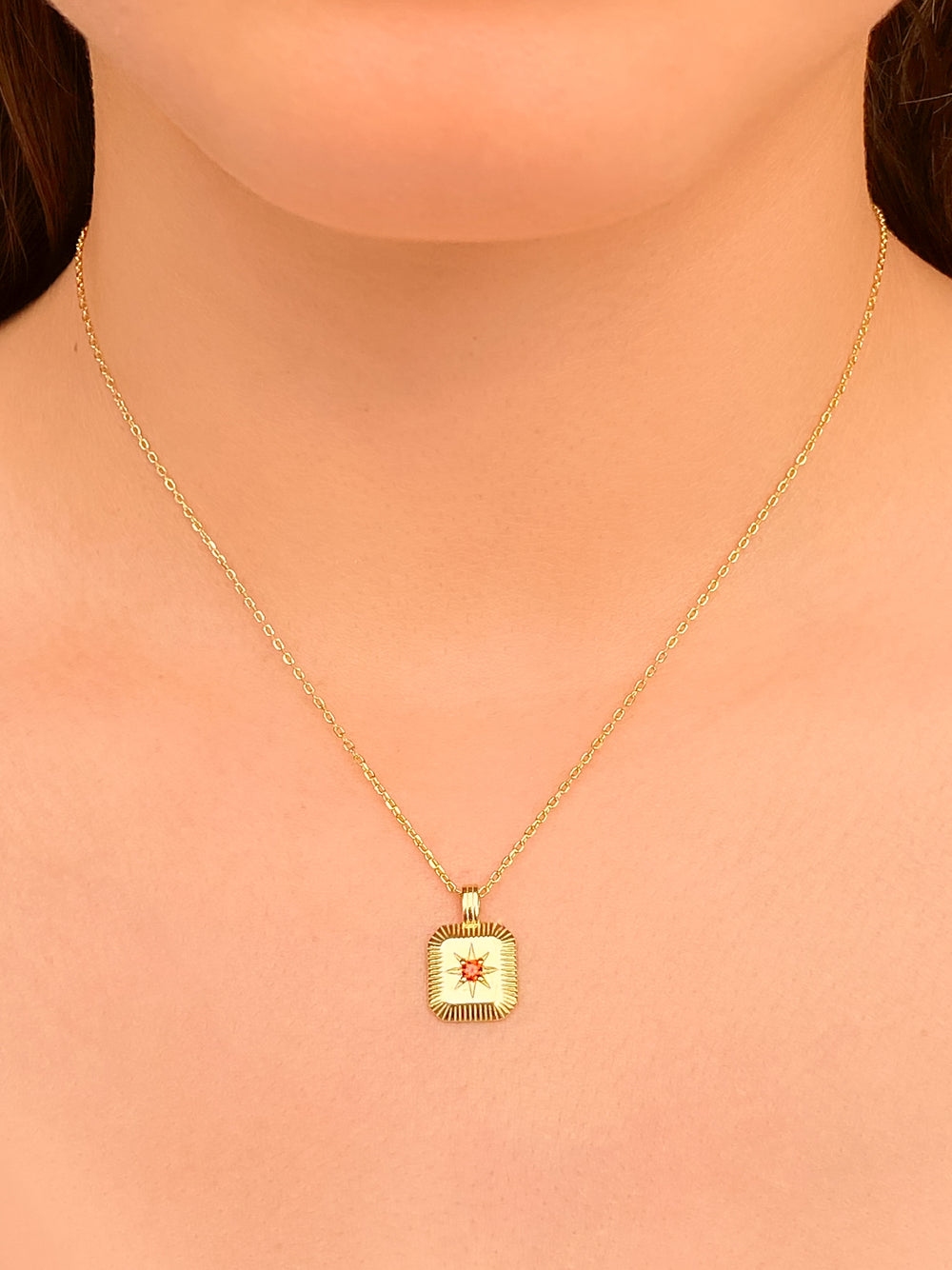 Collar Dije Cuadrado Estrella Piedra Granate