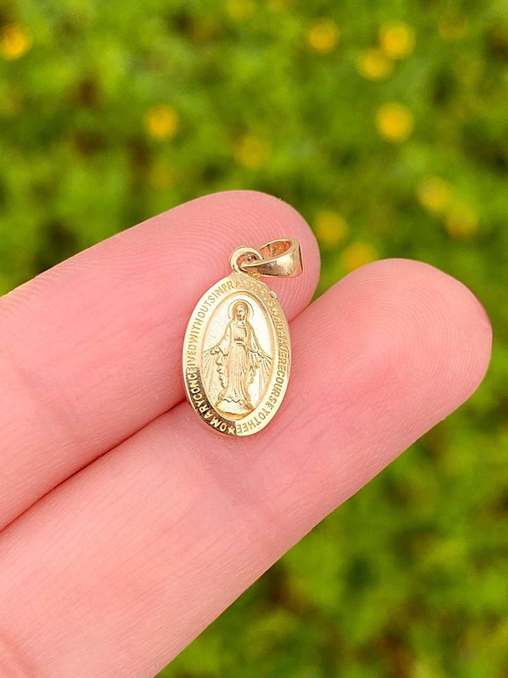 Dije Virgen 13 mm Oro 14k