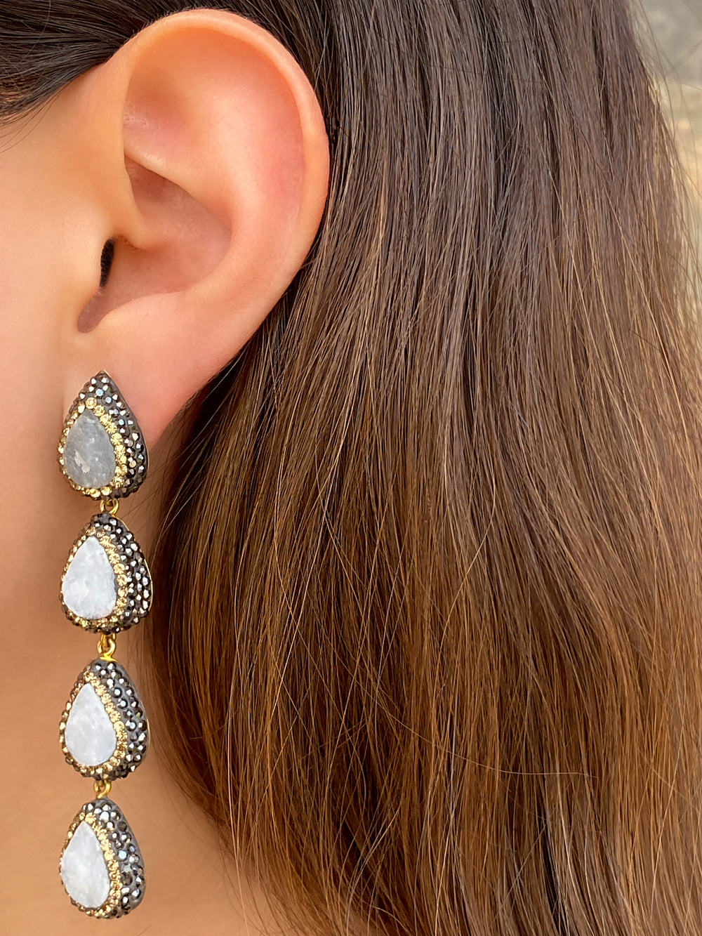 Par Arete Cuatro Gotas Cuarzo Blanco Dorado