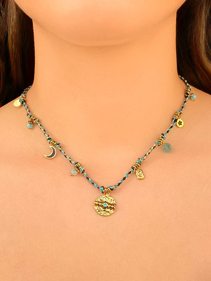 Collar Azul Con Multidijes, Luna y Estrella