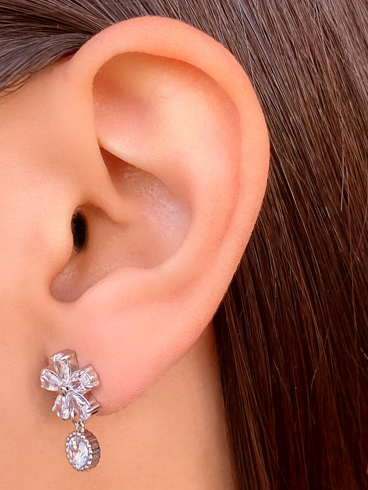 Par Arete Flor Cinco Petalos Con Dije Zirconia