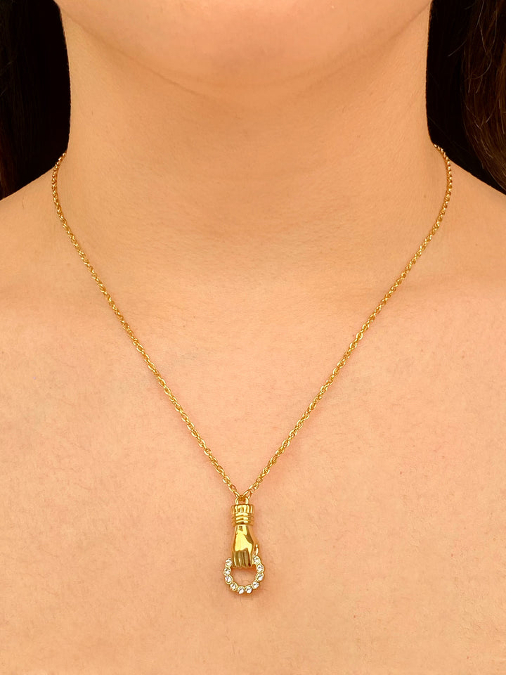 Collar Dije Mano Con Circulo Zirconias