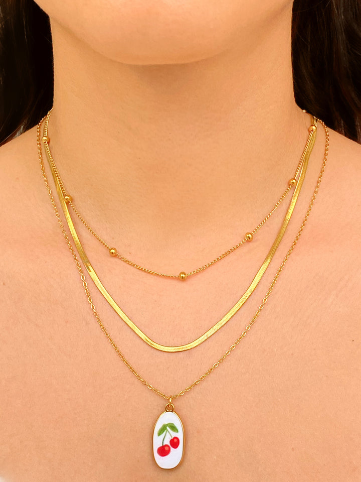 Collar Triple Bolitas Con Dije Esmaltado Cerezas