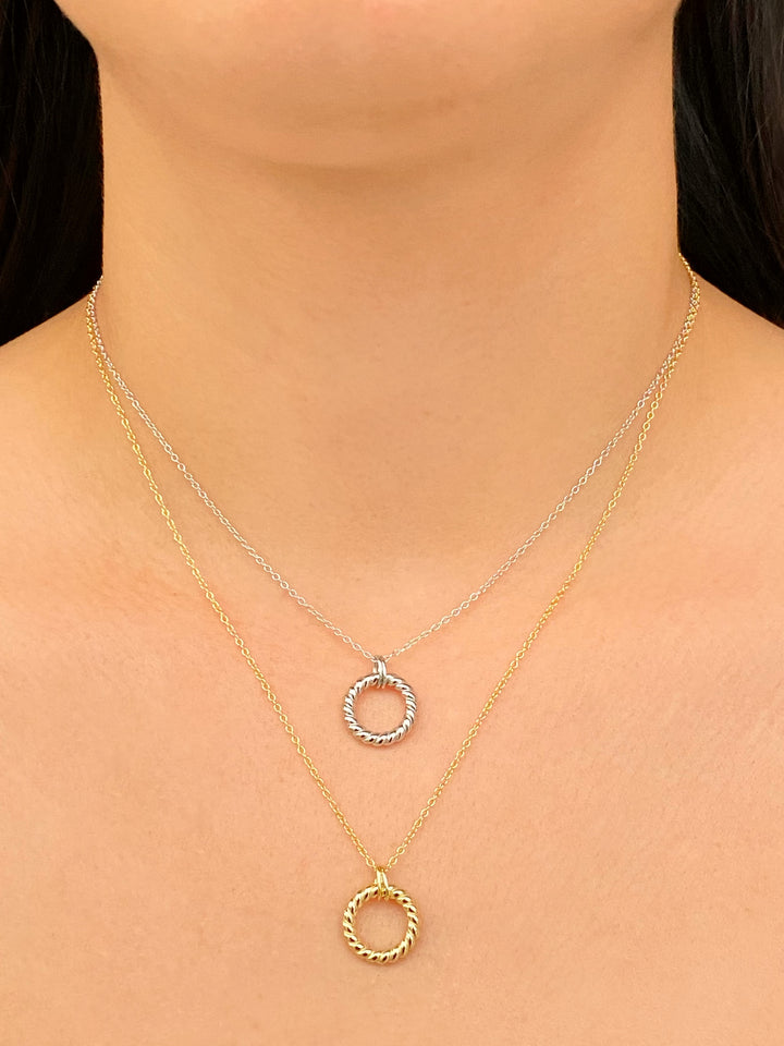 Collar Con Dije Circulo Trenzado