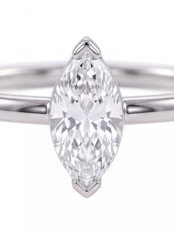 Anillo Plateado Zirconia Marquesa Central