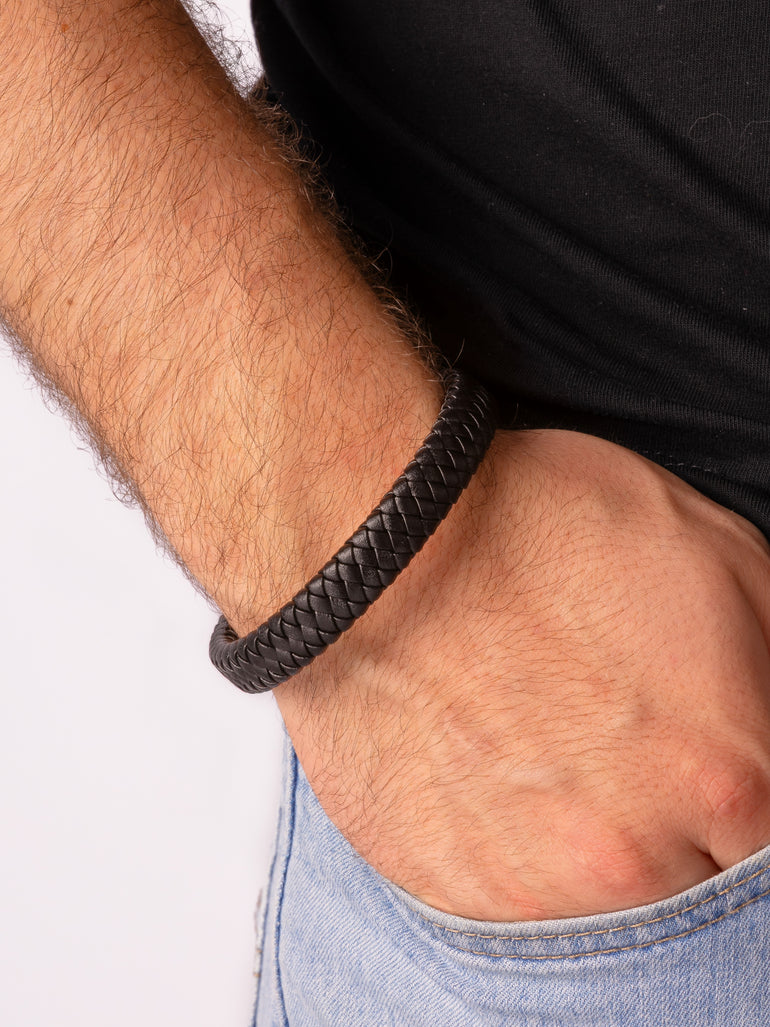 Brazalete Cuero Trenzado Con Broche Plateado