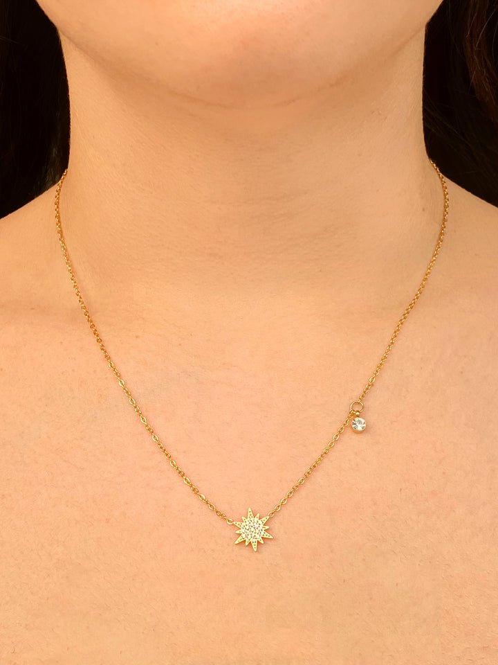 Collar Con Estrella y Dije Zirconia
