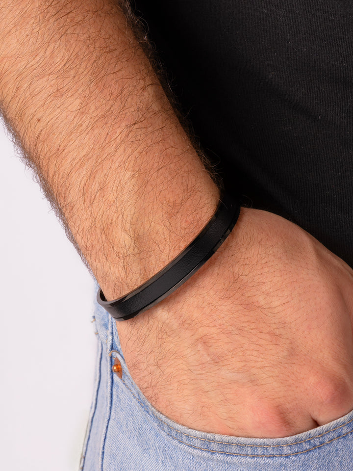 Brazalete Centro Piel Negro