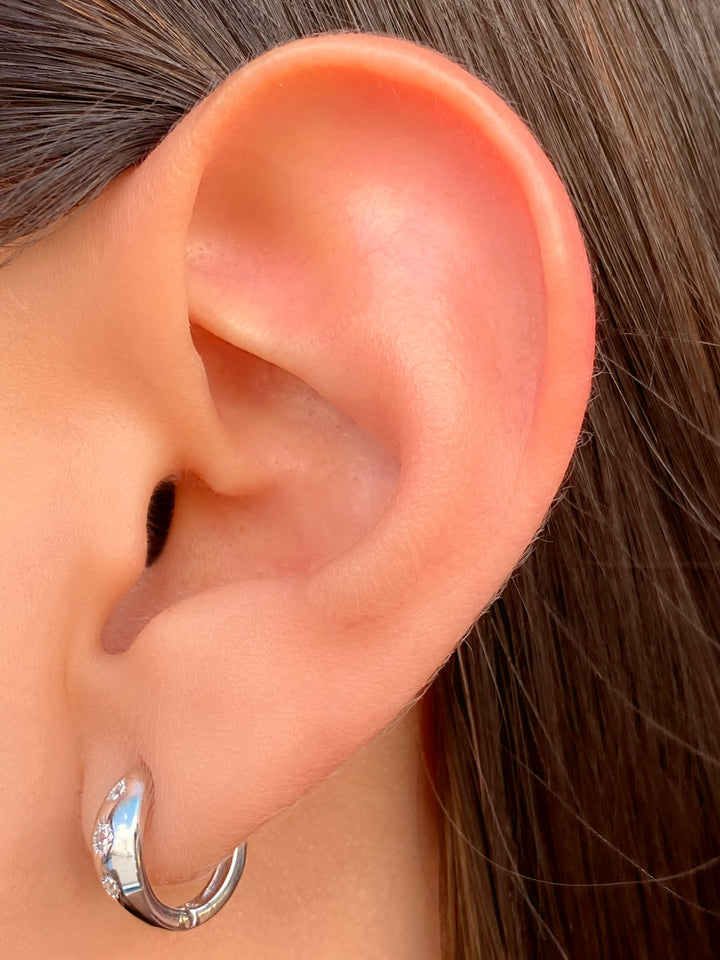 Par Arracada Gruesa Con Tres Zirconias