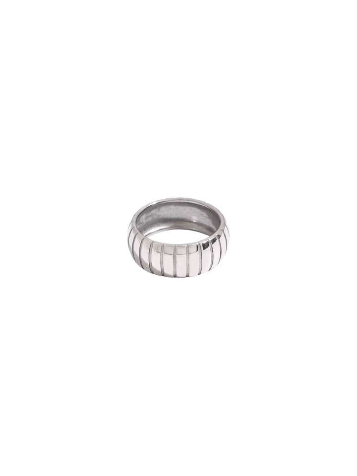 Anillo Chunky Con Lineas Plateado