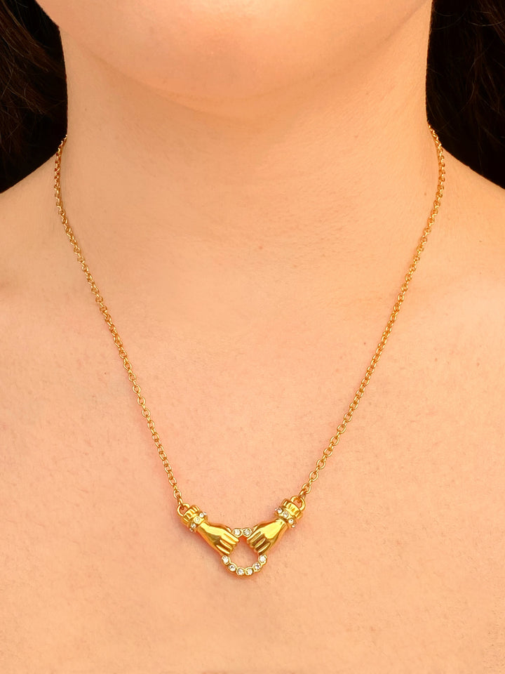 Collar Con Dije Manos Zirconias