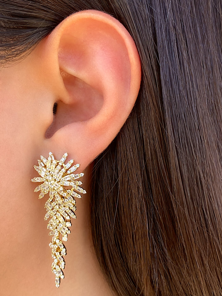 Par Arete Flor Larga Con Zirconias