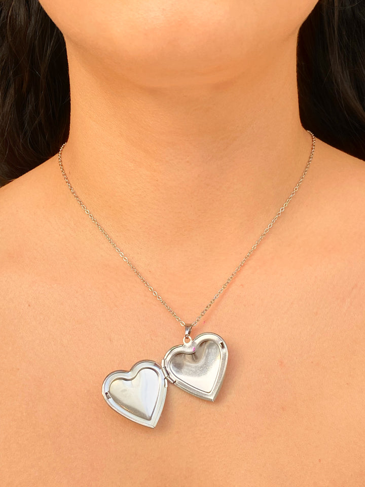 Collar Dije Corazon Relicario