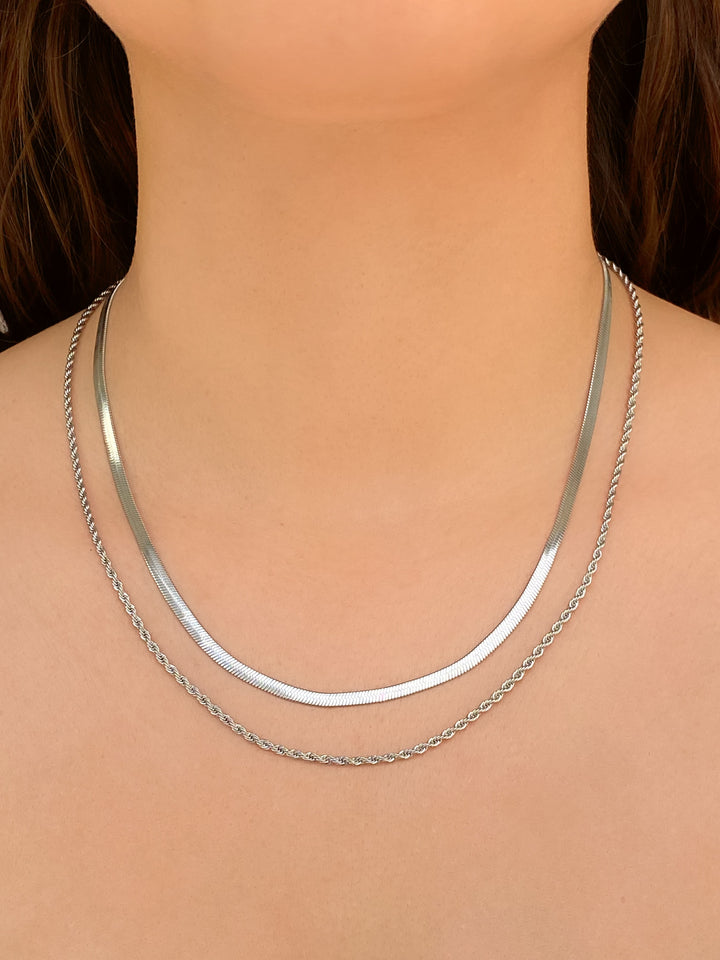 Collar Doble Cadena Planchada y Torcida