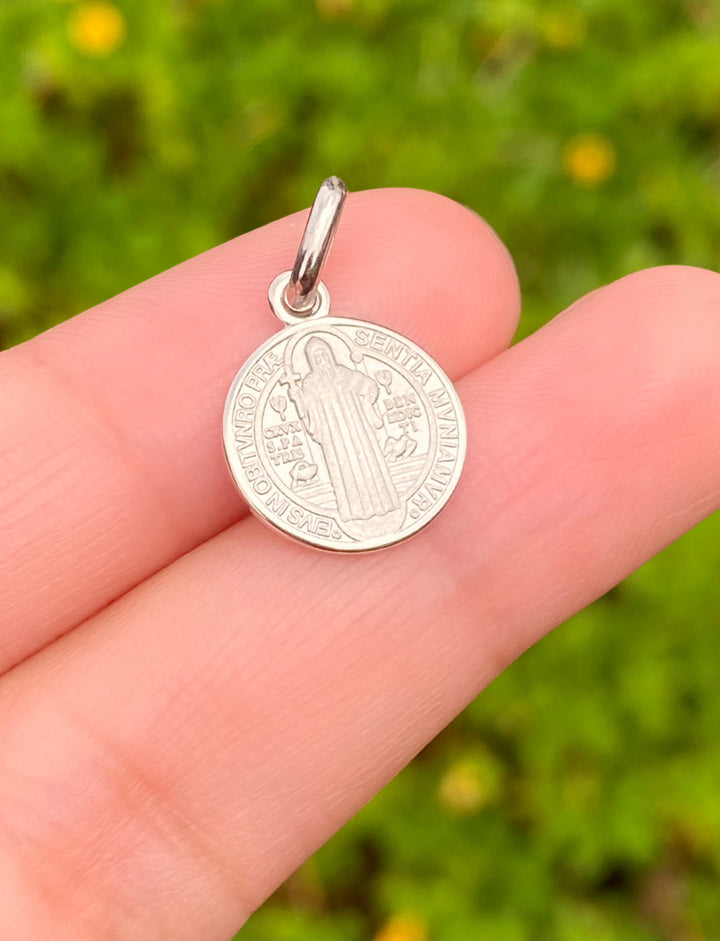 Dije Redondo San Benito 15 mm Oro 14k