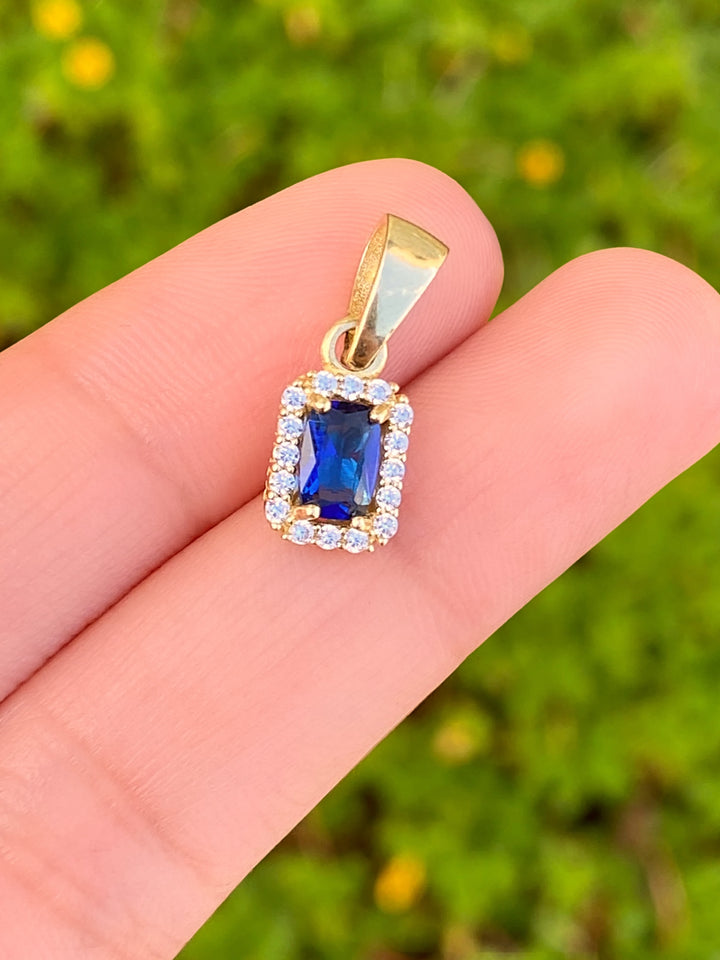 Dije Rectangular Con Zirconia Oro 10k