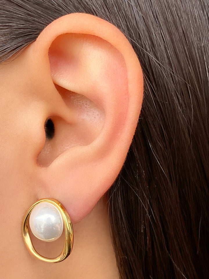 Par Arete Contorno Ovalo Con Perla