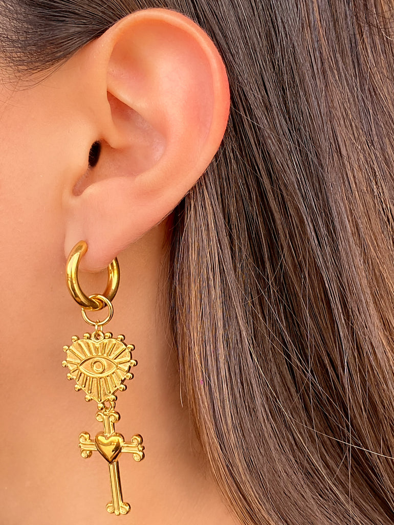 Par Arracada Con Dije Corazon y Cruz 2 en 1