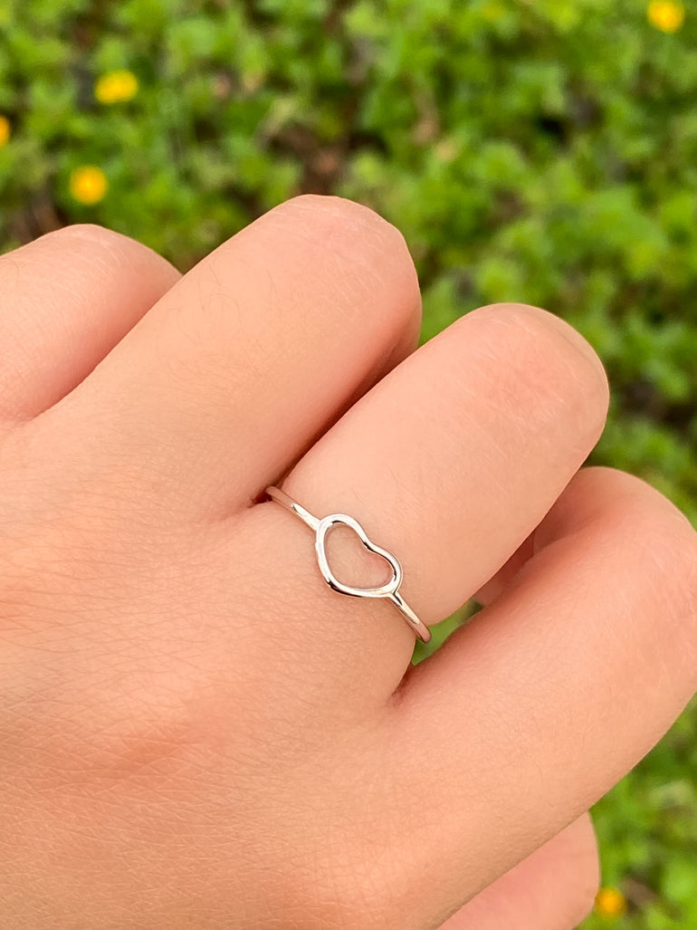 Anillo Delgado Contorno Corazon