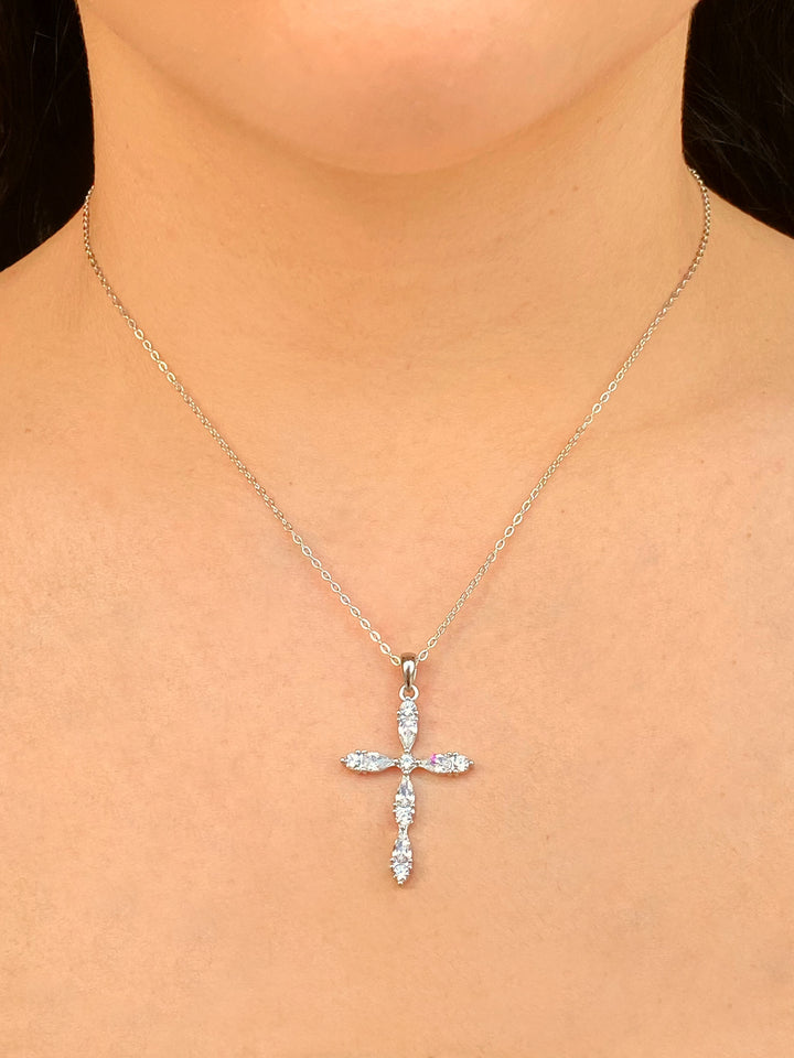 Collar Dije Cruz Zirconias Petalo
