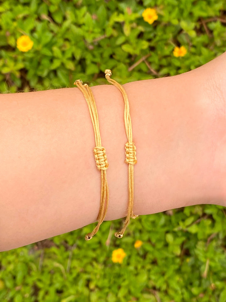 Pulsera Hilo Mini Flor Con Piedras