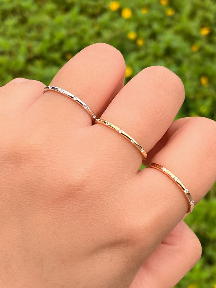 Anillo Delgado Con Diamantes 0.03 Ct Oro 14k